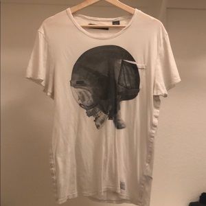 Men’s white T shirt with skull design